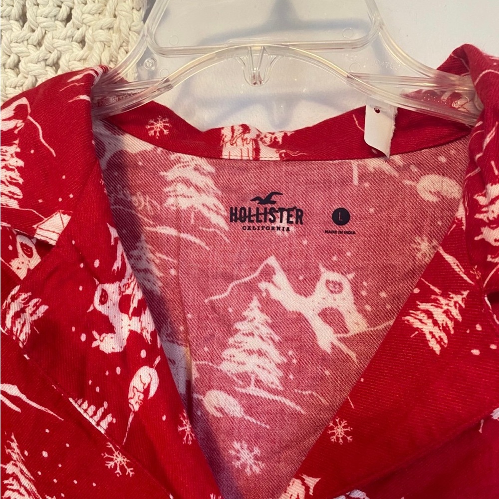 Holliday Hollister cropped button up T-shirt - Picture 3 of 7